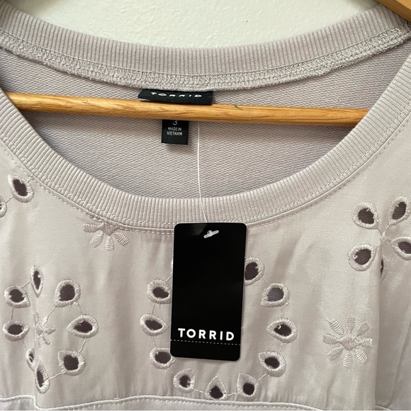 🆕NWT🔖Torrid Grey Lightweight French Terry Eyelet Detail Top - 3X - Picture 5 of 8